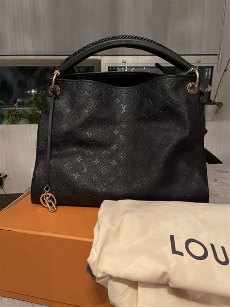 louis vuitton sully sizes|Louis Vuitton artsy mm schwarz.